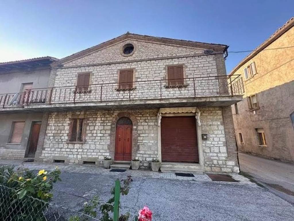 Villa a Frontone in Via Roma, 22 - Foto 5