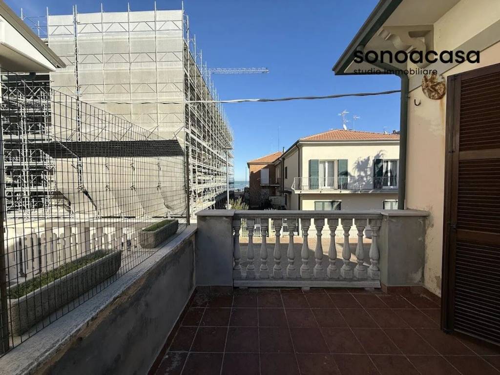 Appartamento a Mondolfo in Viale Carducci G., 38 - Foto 3