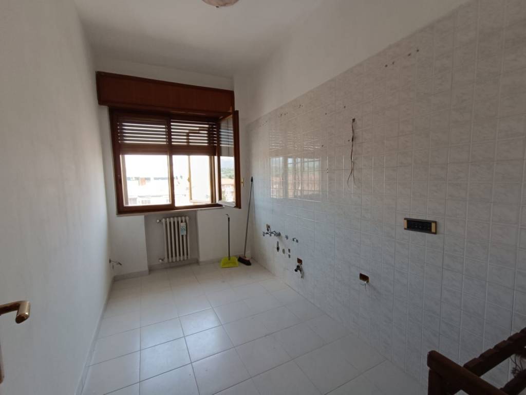 Appartamento a Benevento in Via Giovanni della Casa - Foto 5