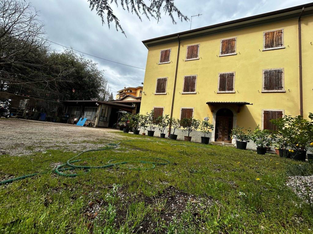 Palazzo / stabile a Caprino veronese - Foto 5