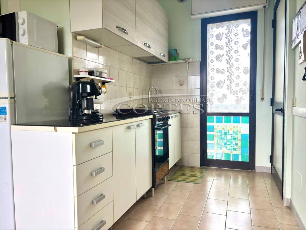 Appartamento a Mondolfo in Viale Giosuè Carducci, 202 - Foto 4