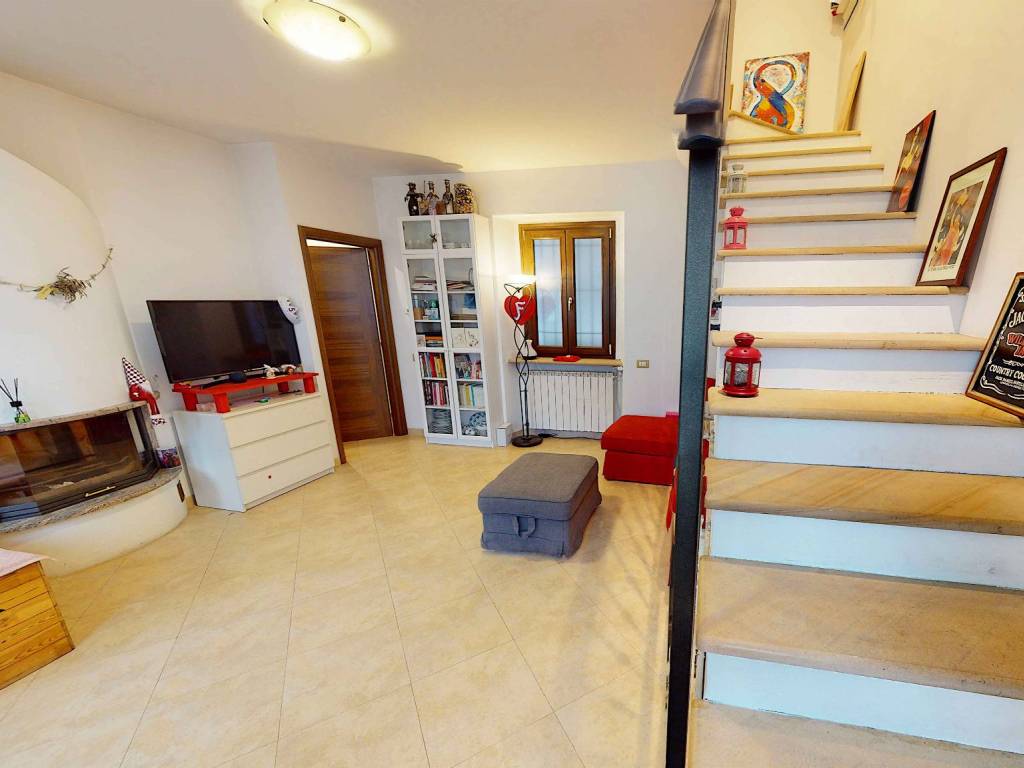 Appartamento a Tradate in Via Giuseppe Parini, 3 - Foto 4