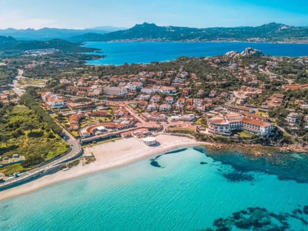 Villa a Arzachena in Via Cala Battistoni - Foto 2