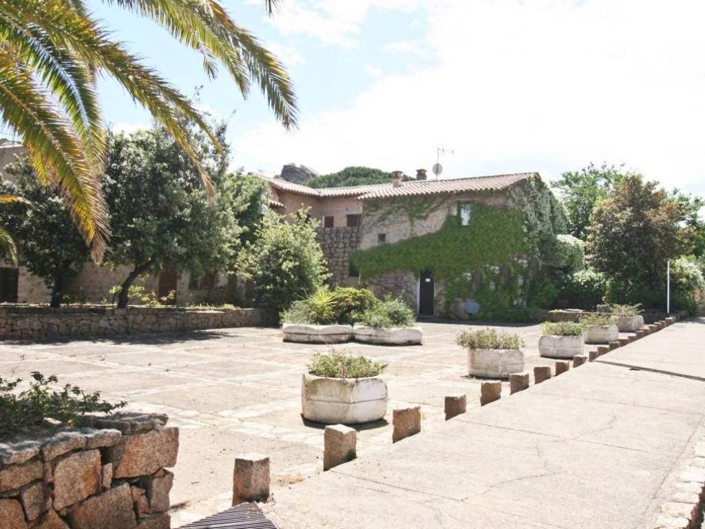 Villa a Arzachena in Via Cala Battistoni - Foto 3