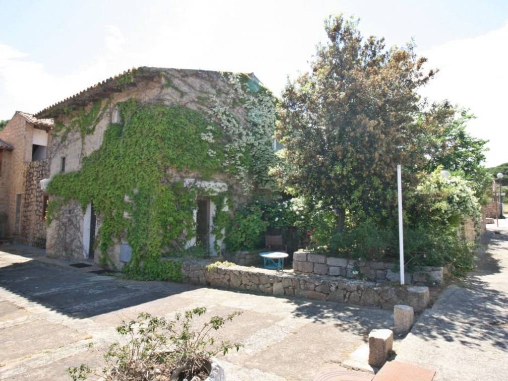 Villa a Arzachena in Via Cala Battistoni - Foto 4