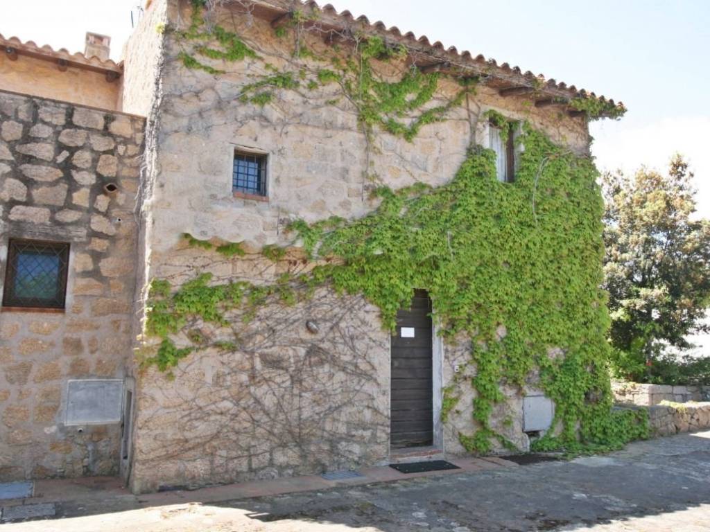 Villa a Arzachena in Via Cala Battistoni - Foto 5