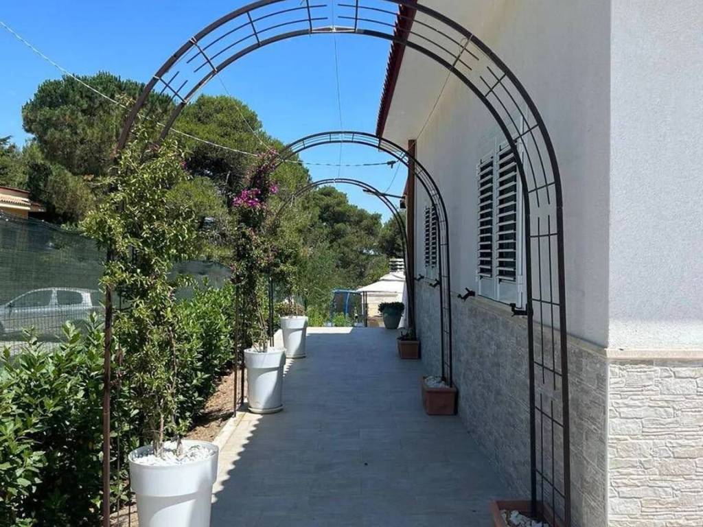 Villa a Martina franca in Via Crispiano, 162 - Foto 2
