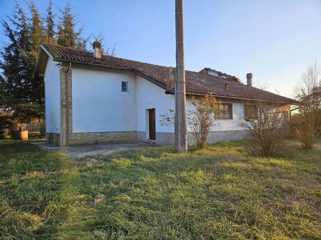 Villa a Cassine in Reg. Alvaretta S.N.C. - Foto 2