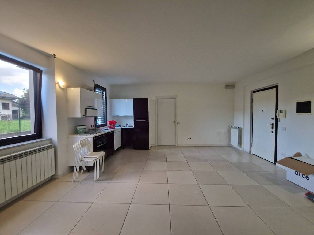 Appartamento a Cardano al campo in Via Primo Levi - Foto 3