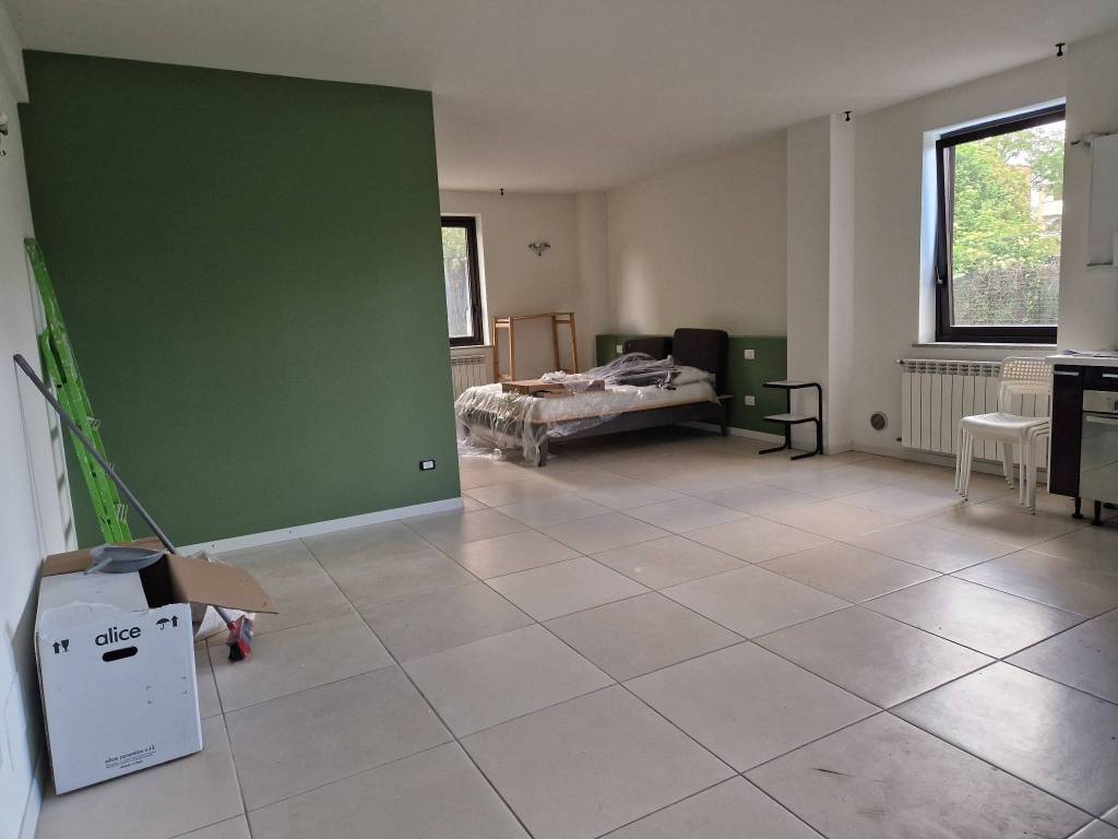 Appartamento a Cardano al campo in Via Primo Levi - Foto 5