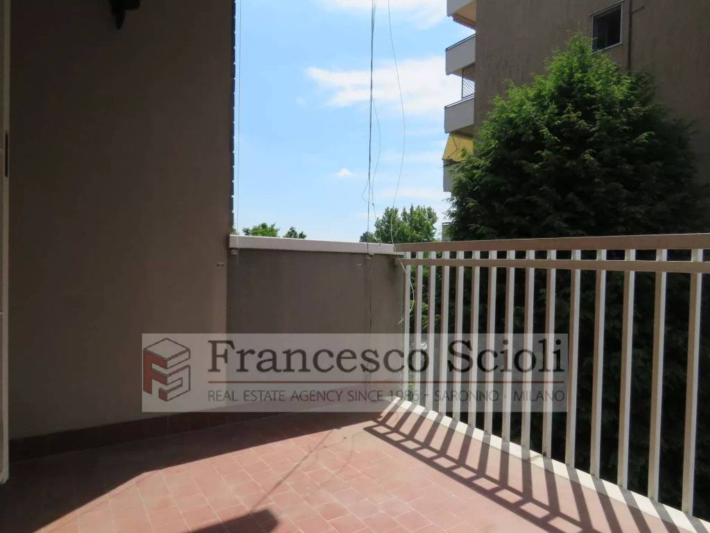 Appartamento a Saronno in Via Prealpi 40, - Foto 3