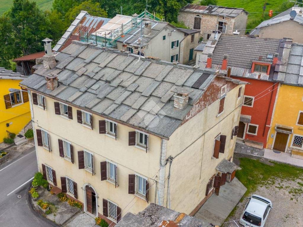 Casa indipendente a Bosco chiesanuova in Via Davide Menini, 9 - Foto 2