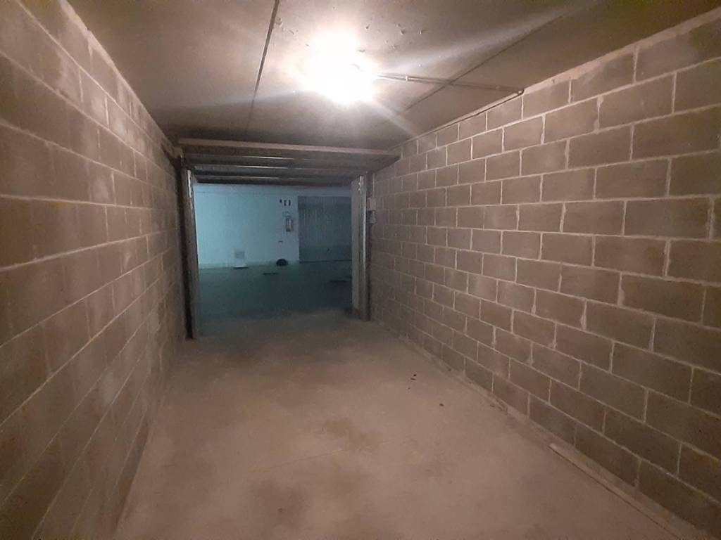 Box / garage a Cardano al campo in via del moncone, 60 - Foto 2