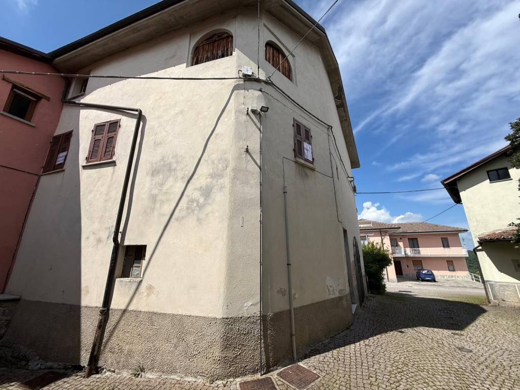 Casa indipendente a Roccavignale in Via Don Ferraro - Foto 4