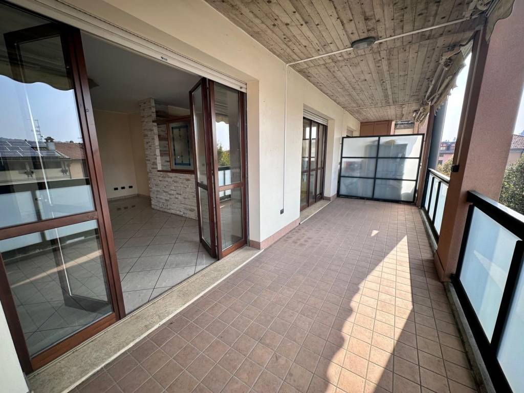 Appartamento a Malnate in Via Giordano Bruno, 5 - Foto 2