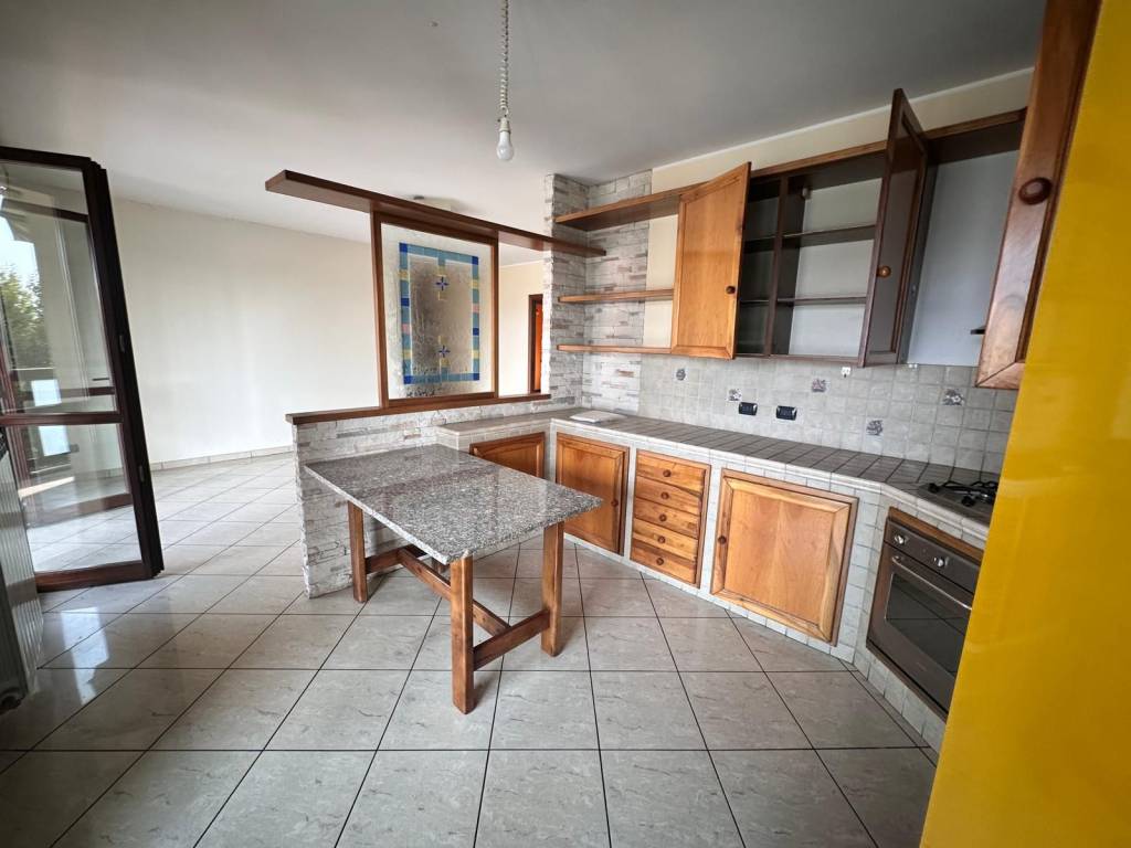 Appartamento a Malnate in Via Giordano Bruno, 5 - Foto 5