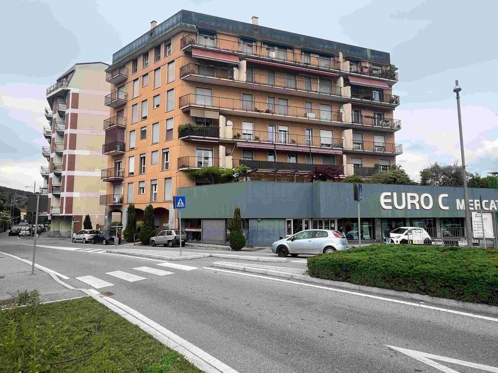 Appartamento a Sesto calende in Via Umberto Maddalena - Foto 3