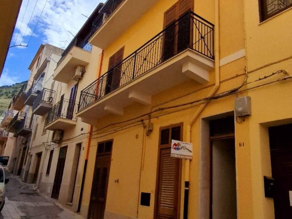 Casa indipendente a Castellammare del golfo in Via Pergola, 61 - Foto 2