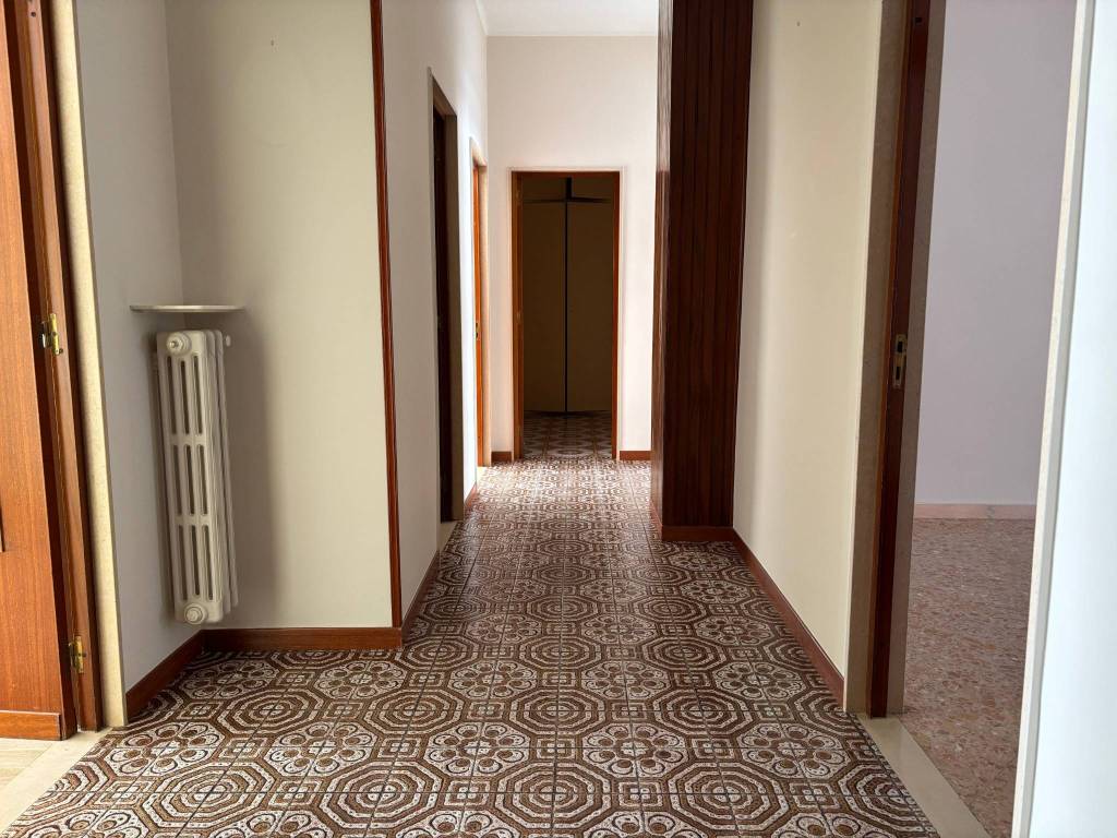 Appartamento a Andria in Via Duca degli Abruzzi - Foto 2