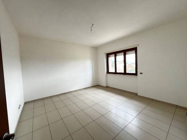 Appartamento a Cisterna di latina in Via Gasbarra - Foto 2