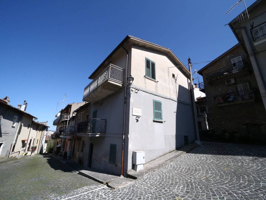 Appartamento a Camerata nuova in Via Trento e Trieste - Foto 2