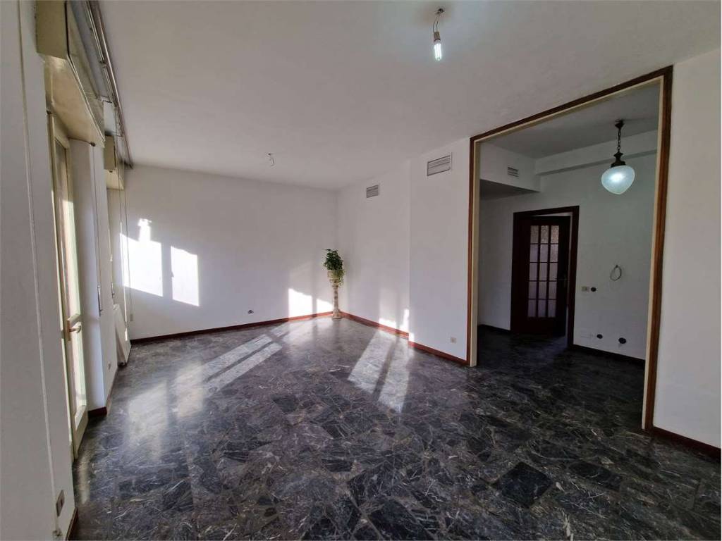 Appartamento a Rovellasca in Via Pozzo - Foto 2