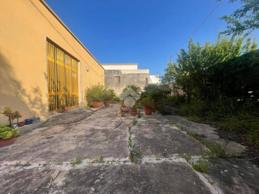 Box / garage a Mesagne in Via Brindisi, 165 - Foto 2