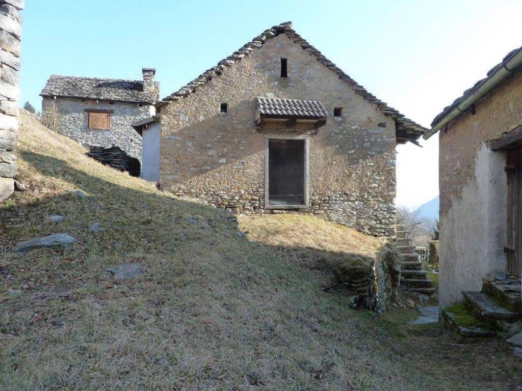 Rustico / casale a Varzo in Località Maulone, - - Foto 2