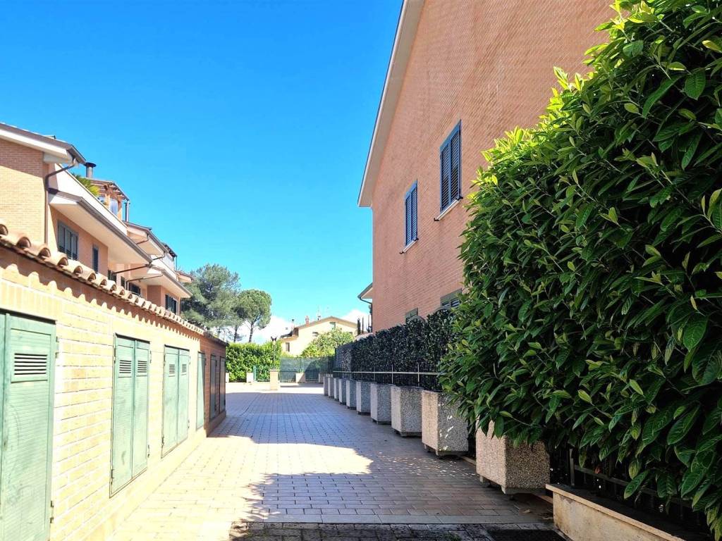 Box / garage a Bastia umbra in Via Praga - Foto 4
