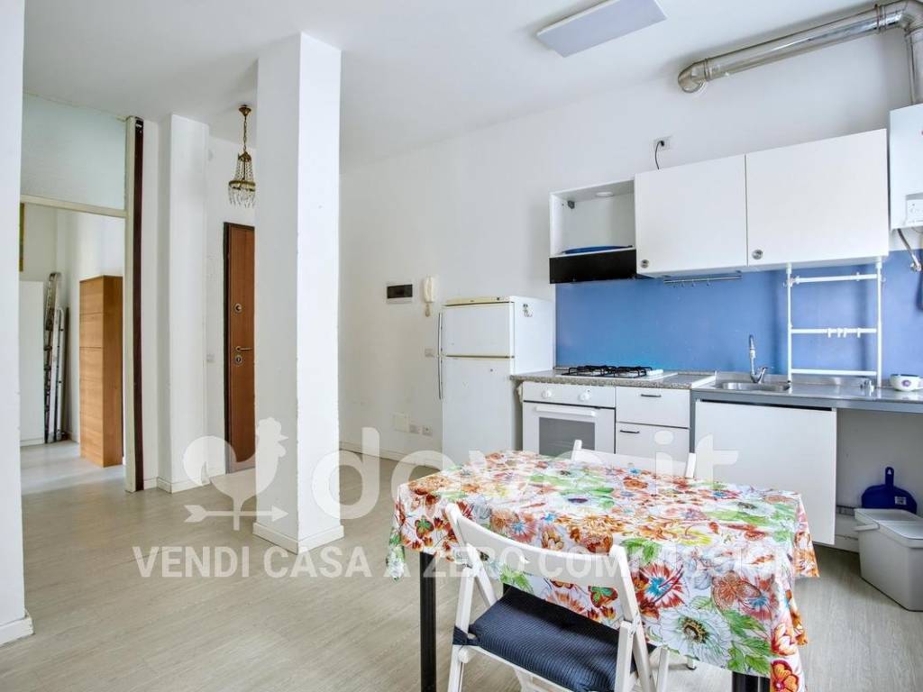 Appartamento a Luino in Viale Amendola, 38 - Foto 2