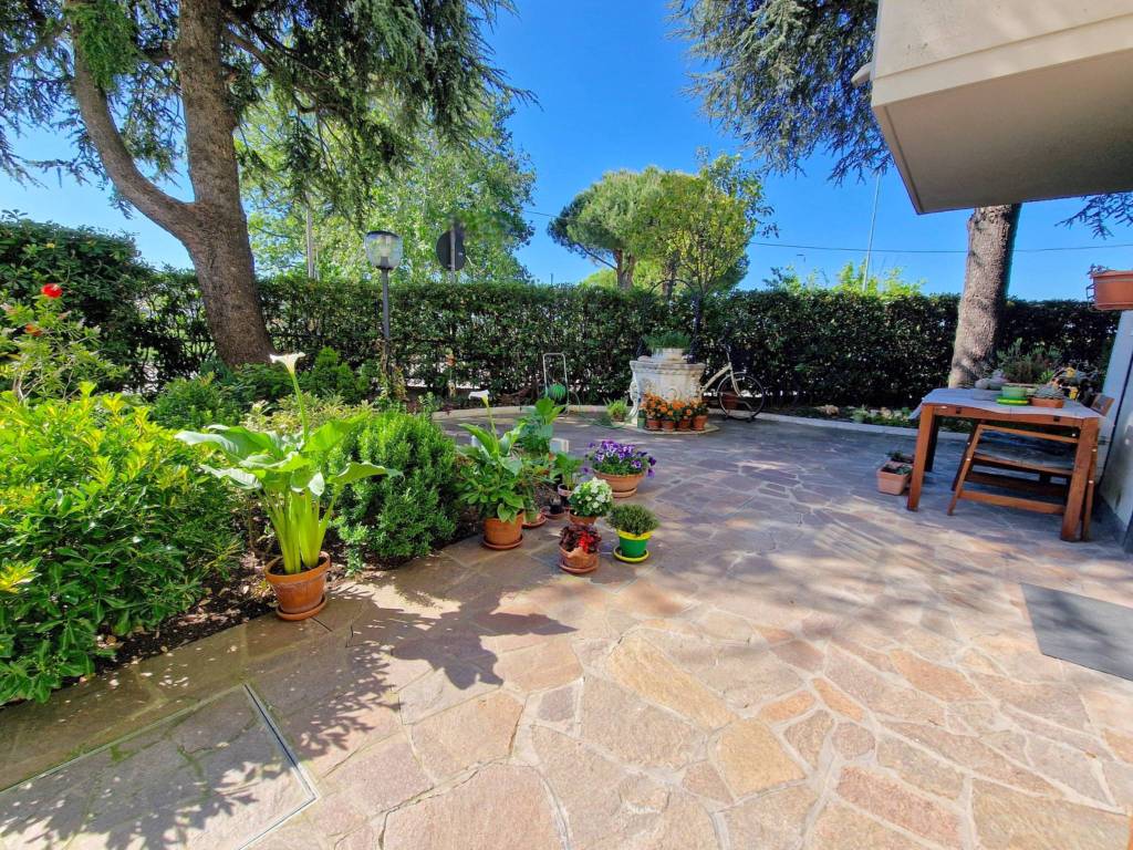 Appartamento a Riccione in Viale Viareggio, 36 - Foto 2