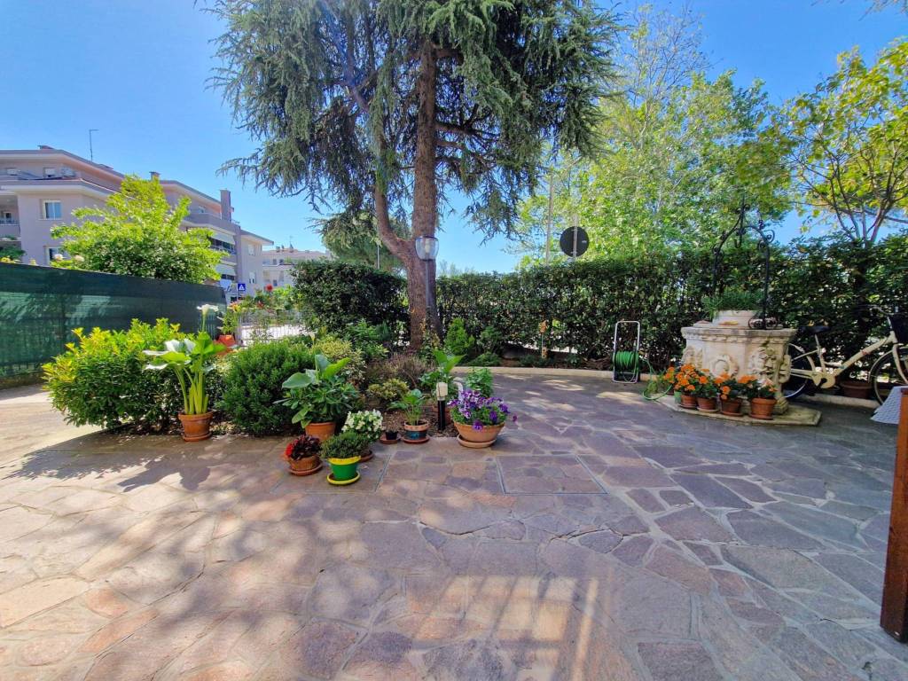 Appartamento a Riccione in Viale Viareggio, 36 - Foto 3