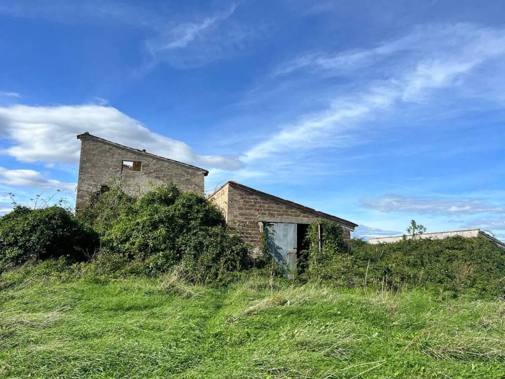 Rustico / casale a Urbisaglia in Contrada Pezzalunga S.N.C. - Foto 3