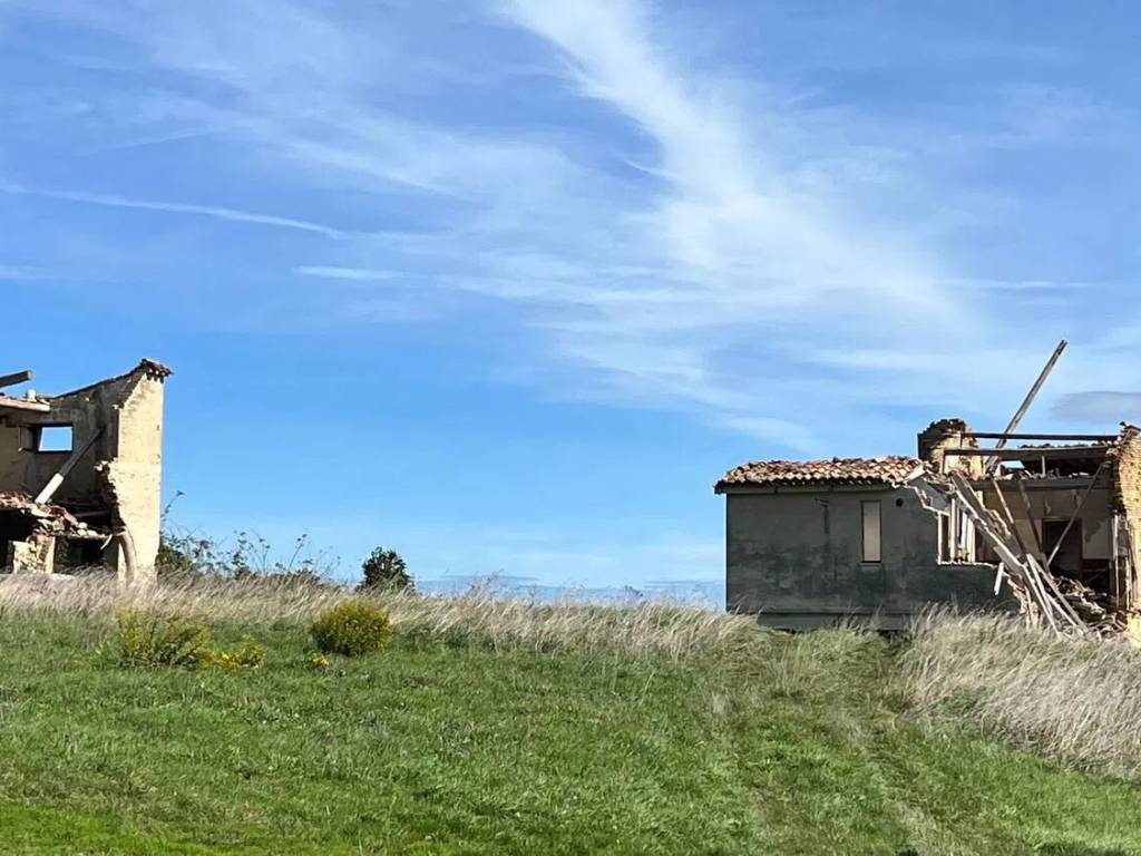 Rustico / casale a Urbisaglia in Contrada Pezzalunga S.N.C. - Foto 4