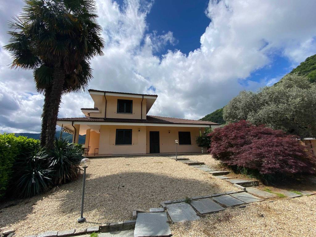 Villa a Revello in Via Cavalier Giuseppe Giletta - Foto 2