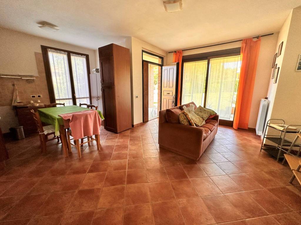 Casa indipendente a Castiglione del lago in Località Rengone - Foto 5
