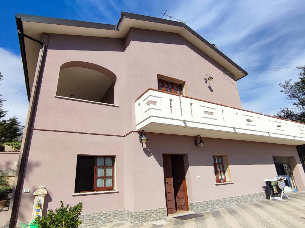 Villa a Penne in Via M. Francia A., 361 - Foto 5