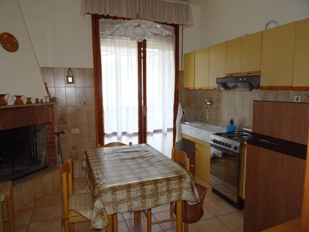 Appartamento a Fabriano in Via Lamberto Corsi - Foto 3