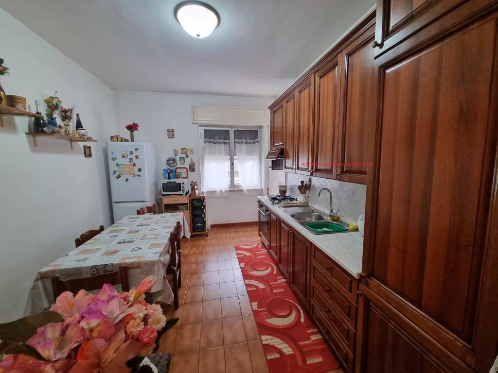 Appartamento a Cisterna di latina in Via Aldo Moro - Foto 4