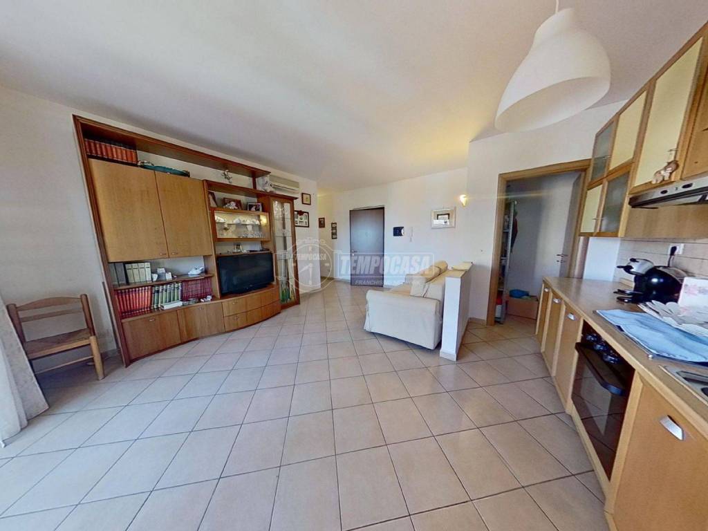 Appartamento a Triggiano in Viale Ezio Vanoni 35 - Foto 2