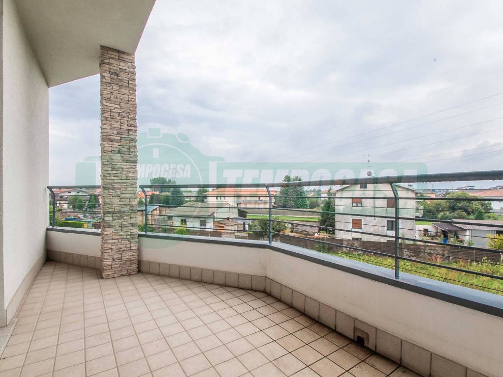 Appartamento a Origgio in Viale della Resistenza - Foto 4