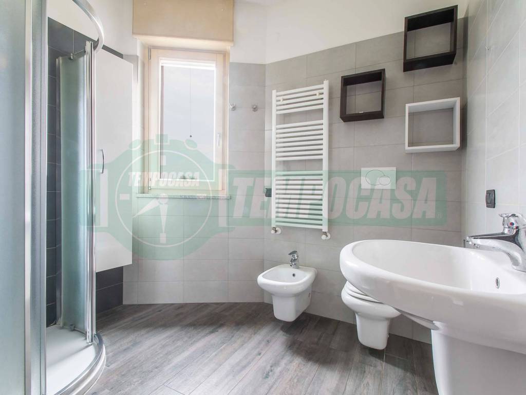 Appartamento a Origgio in Viale della Resistenza - Foto 5