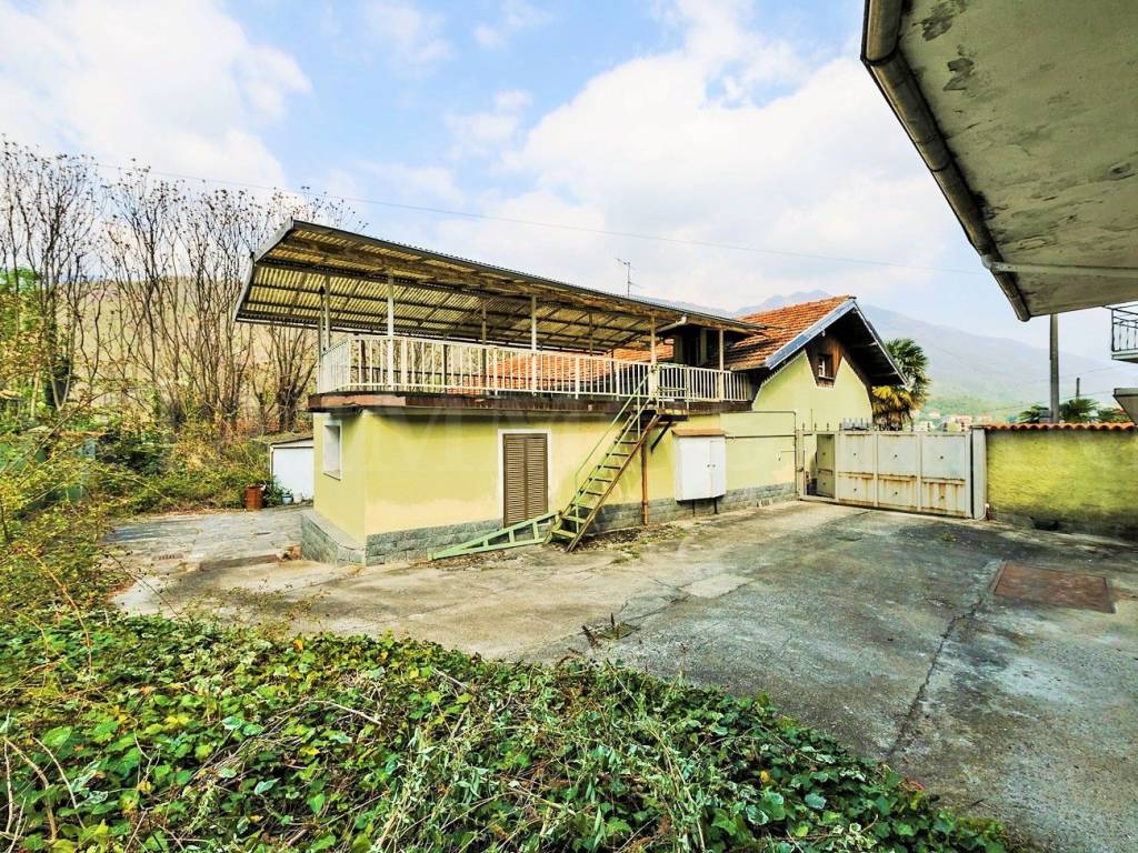 Casa indipendente a Omegna in Via Bertogna, 32 - Foto 2