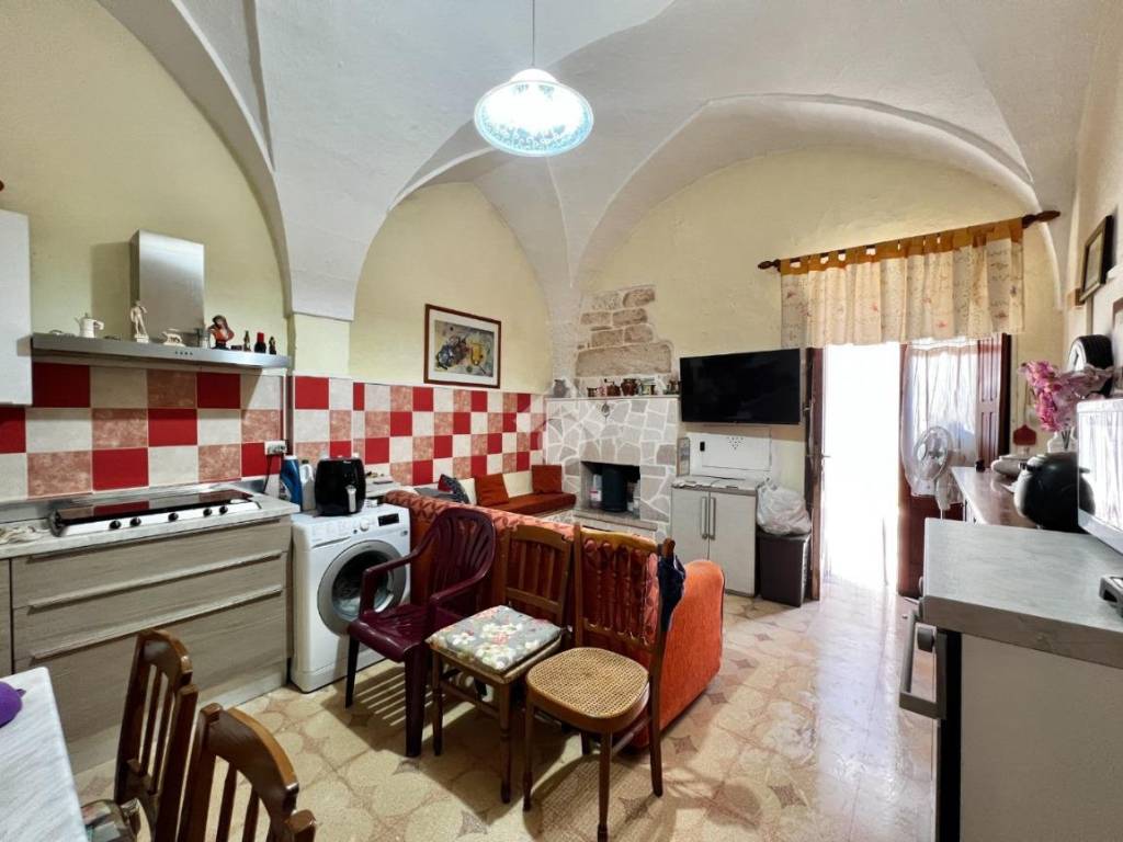 Casa indipendente a Ceglie messapica in Vico III XX Settembre, 7 - Foto 2