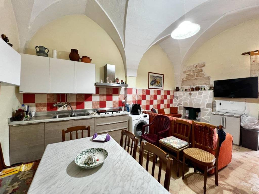 Casa indipendente a Ceglie messapica in Vico III XX Settembre, 7 - Foto 4