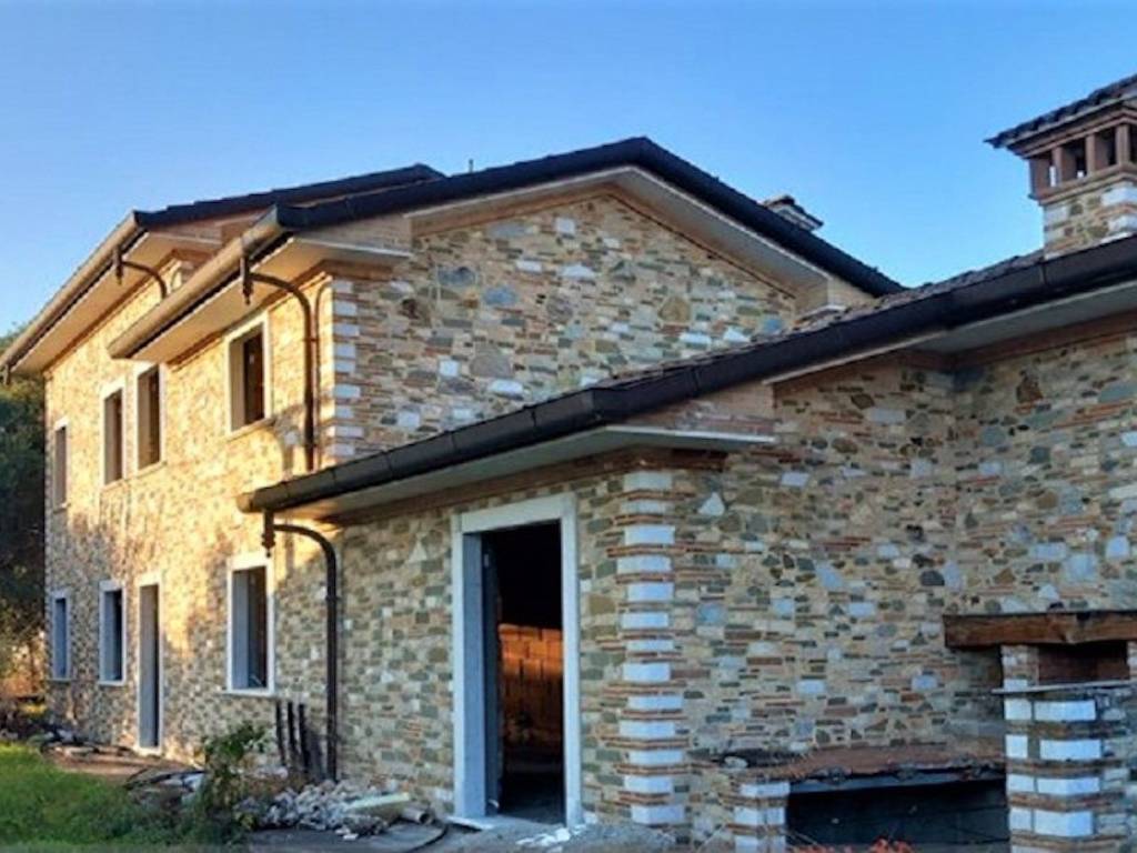 Rustico / casale a Seravezza in Via Fiumetto - Foto 2