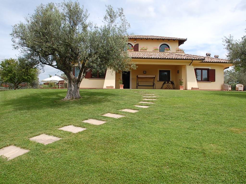 Villa a Viterbo in Strada Cassia Sud, 76 - Foto 2