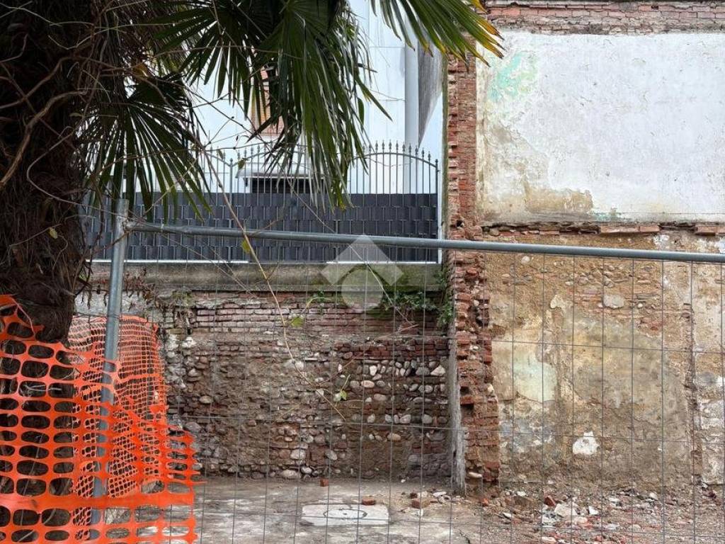 Terreno a Gorla maggiore in Via Giuseppe Mazzini, 3 - Foto 3