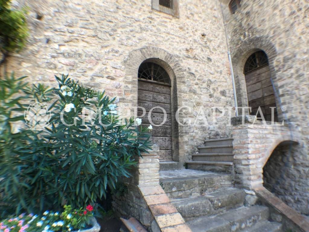 Rustico / casale a Gualdo cattaneo in Via Giuseppe Garibaldi - Foto 5