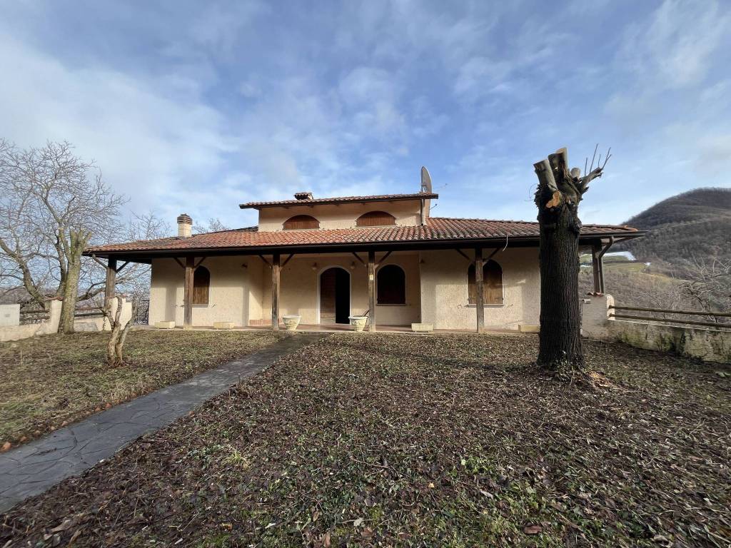 Villa a Neviano degli arduini in Strada Montroni - Foto 2